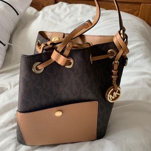 Michael Kors medium bucket bag